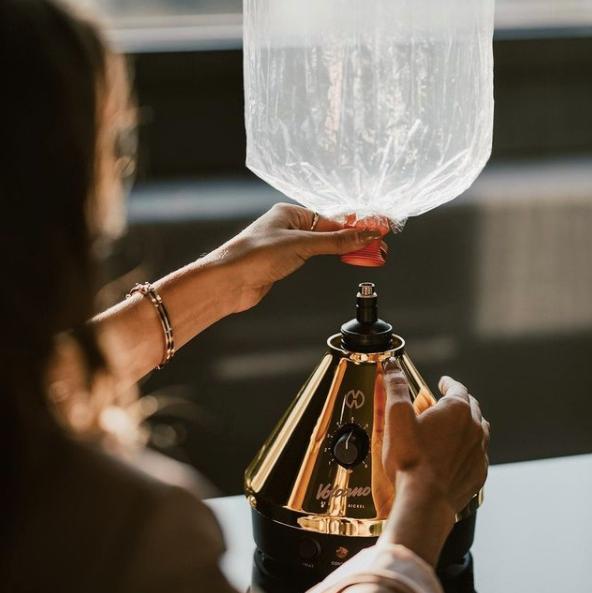 Vaporizador para hierbas secas Volcano Classic Storz & Bickel con bolsa para vapor